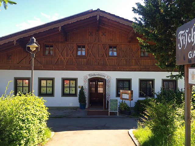 Fischerhütte Hopfen – Außenansicht Außenansicht des Seerestaurants Fischerhütte in Hopfen am See