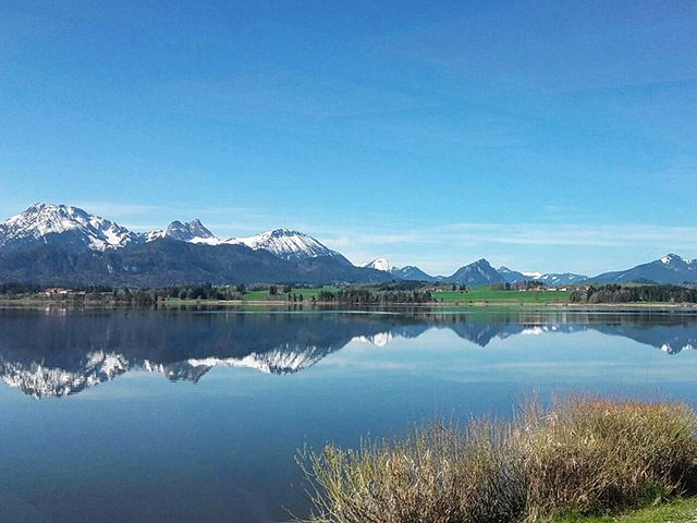 Hopfensee mit Alpenblick Blick über den Hopfensee auf die Allgäuer Alpen an der Fischerhütte Hopfen