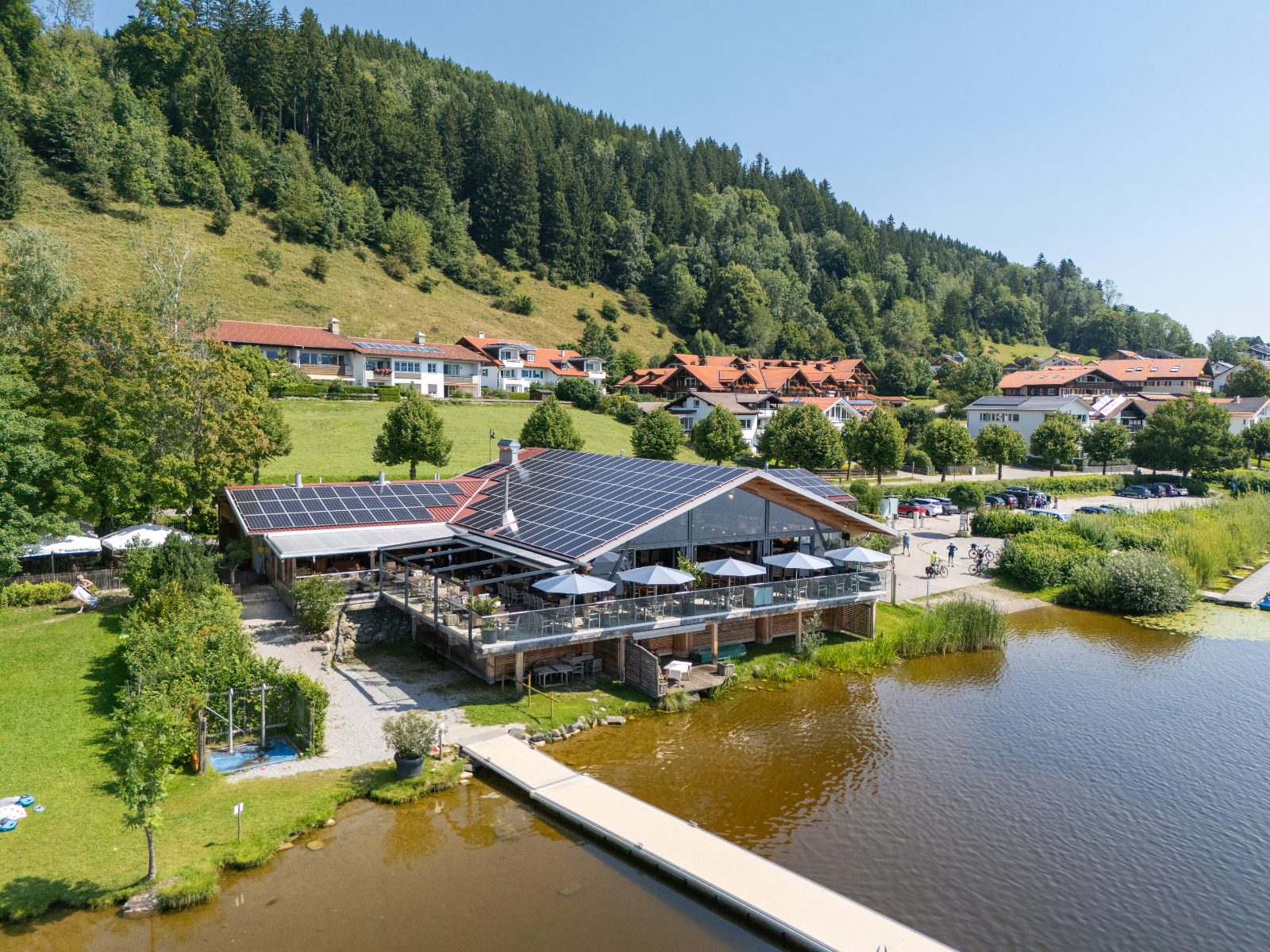 Hopfensee – Seeufer mit Badeplatz Luftaufnahme des Hopfensees mit Uferbereich und Badeplatz bei Hopfen am See
